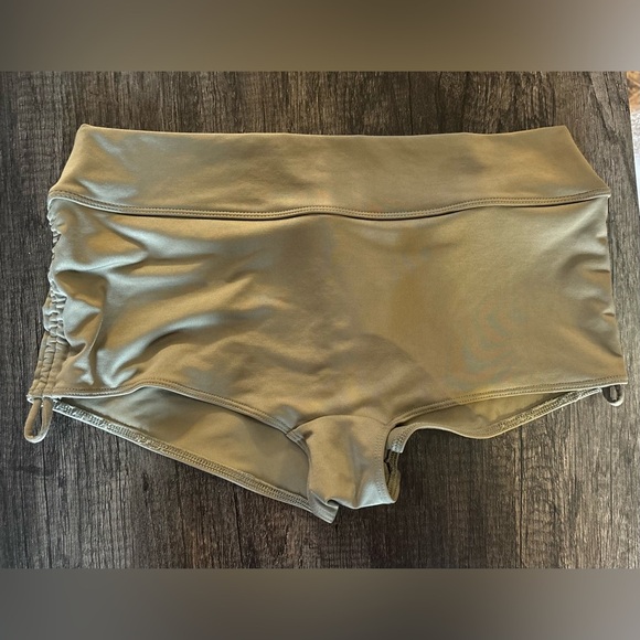 Pink Victoria’s Secret Womens Sage Gym to‎ Swim Boycut Shorts Sz Large Rouched - Picture 1 of 6